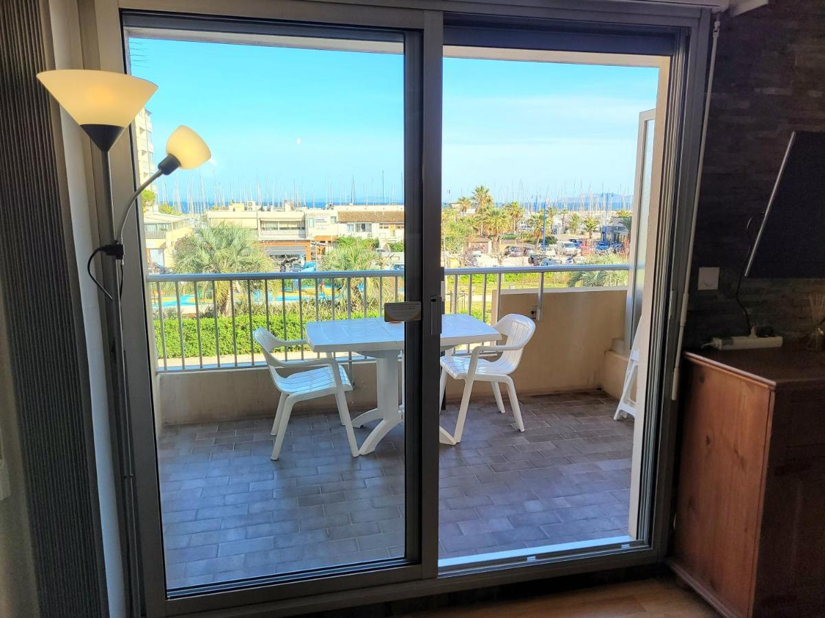 شقة Studio Port D' Hyeres Vue Mer Et Sur Les Iles D'Or المظهر الخارجي الصورة